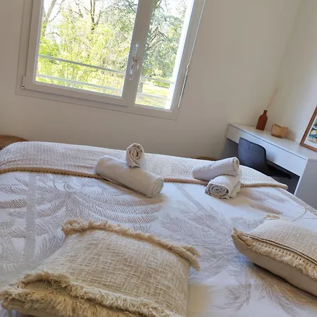 Cozy Roussillon (Isere)